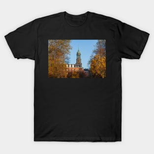 Michel, Michaeliskirche, evening light, Hamburg, Germany, evening, church, autumn T-Shirt